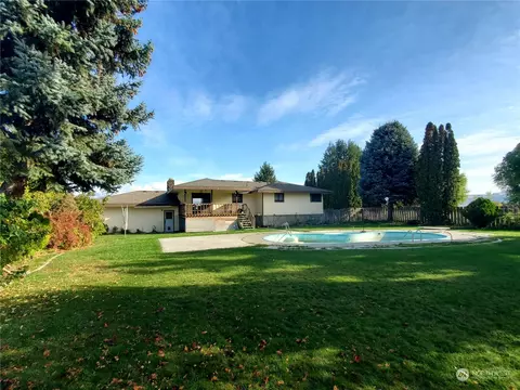 13 B Johnson Creek Rd, Omak, WA 98841