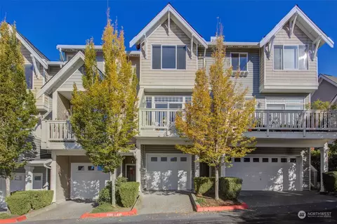 23120 SE Black Nugget Rd #J-5, Issaquah, WA 98029