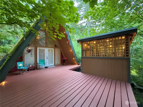 61 E Canal View Pl, Belfair, WA 98528