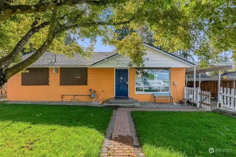 3519 NE 8th St, Renton, WA 98056