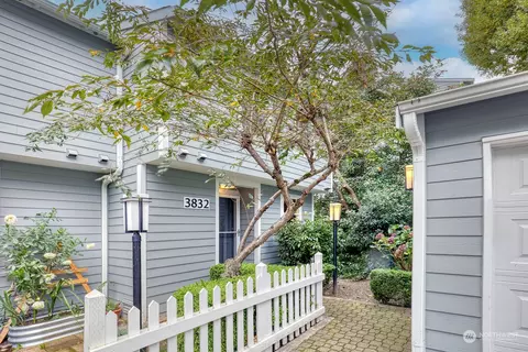 3832 25th Ave W #2C, Seattle, WA 98199