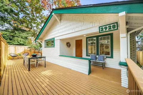 2928 Walnut Ave SW, Seattle, WA 98116