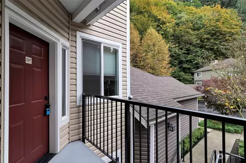5000 NW Village Park Dr #E227, Issaquah, WA 98027