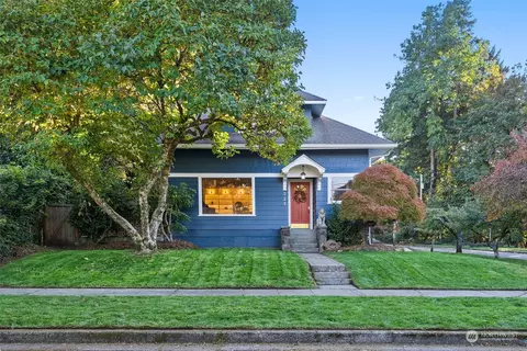 221 20th Ave SW, Olympia, WA 98501