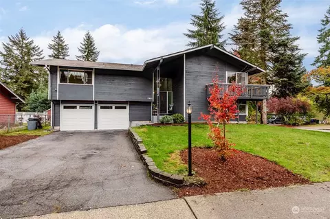 7901 Timber Hill Dr, Everett, WA 98203