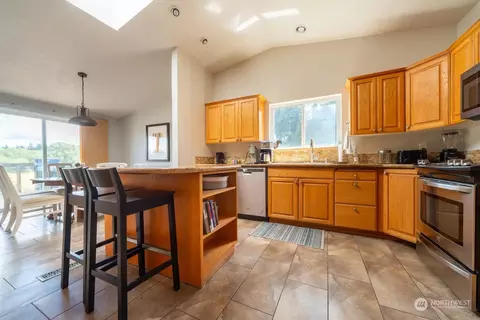 6025 Waller, Tacoma, WA 98443 photo 6