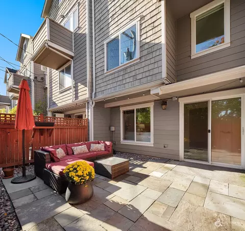 3619 Albion Pl N #B, Seattle, WA 98103