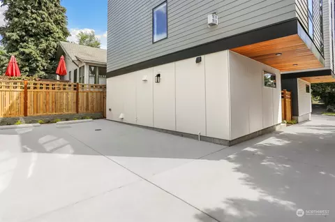 1610 N 48th St, Seattle, WA 98103 photo 23