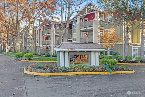 7711 NE 175th St #C203, Kenmore, WA 98028