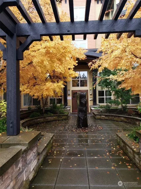15730 116th Ave NE #302, Bothell, WA 98011