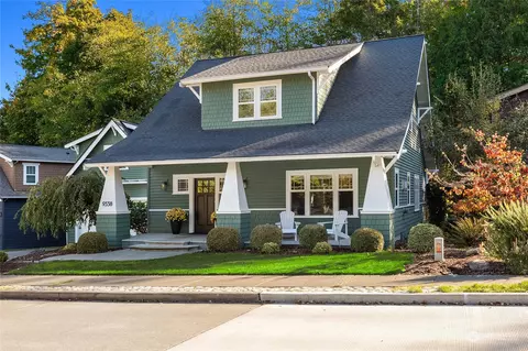 9338 N Town Dr NE, Bainbridge Island, WA 98110