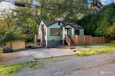 917 NE 115th St, Seattle, WA 98125