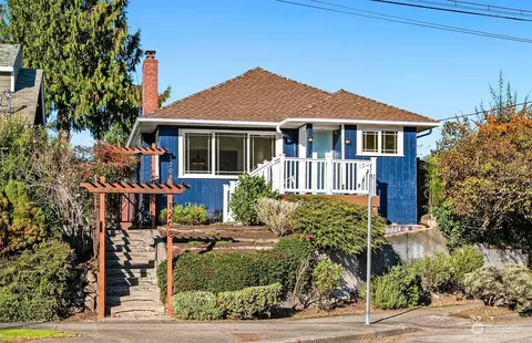 1208 N 48th St, Seattle, WA 98103