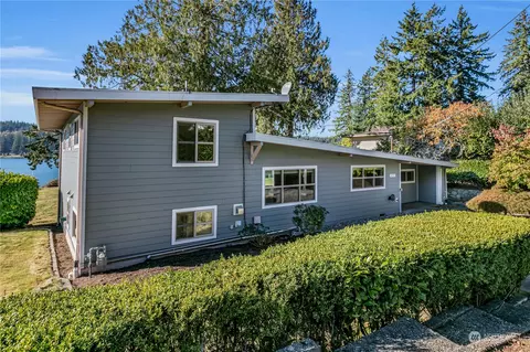 6423 Lake Dr, Bremerton, WA 98312