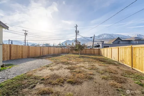 220 E Chelan Ave, Chelan, WA 98816 photo 29