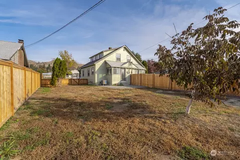 220 E Chelan Ave, Chelan, WA 98816 photo 28