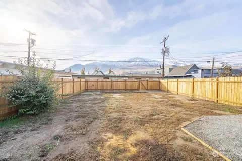 220 E Chelan Ave, Chelan, WA 98816 photo 24