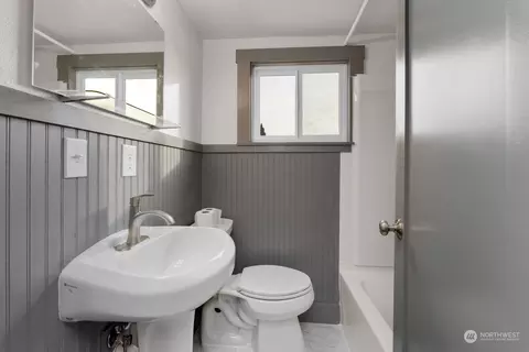 220 E Chelan Ave, Chelan, WA 98816 photo 9
