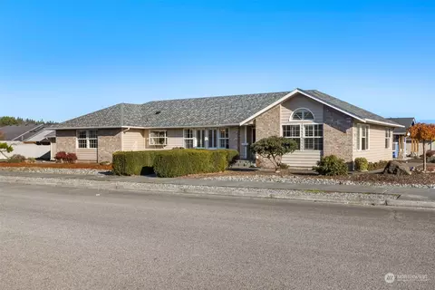 902 E Cedar St, Sequim, WA 98382