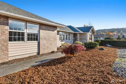 902 E Cedar St, Sequim, WA 98382 photo 2