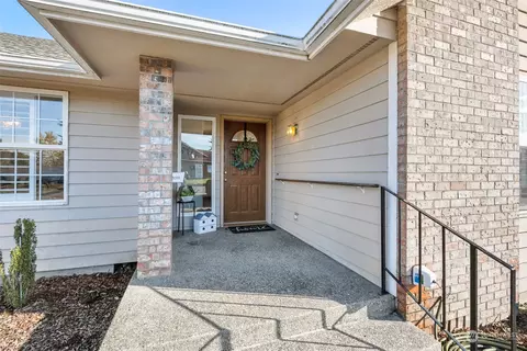 902 E Cedar St, Sequim, WA 98382 photo 4