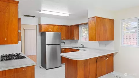 1255 E Pine St, Othello, WA 99344 photo 3