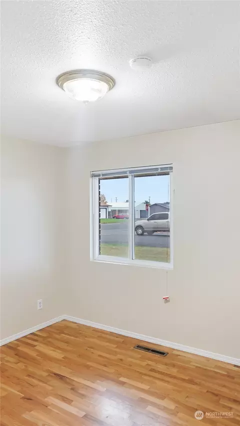 1255 E Pine St, Othello, WA 99344 photo 16
