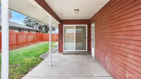 1255 E Pine St, Othello, WA 99344 photo 4