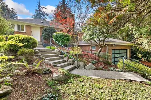 4533 NE 106th St, Seattle, WA 98125
