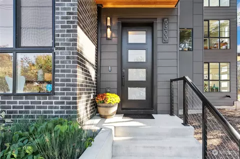 5300 9th Ave NW, Seattle, WA 98107