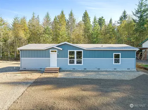 100 E Olympic View Dr, Belfair, WA 98528