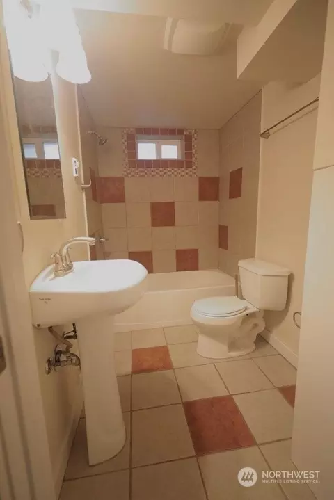 2410 Everett Ave, Everett, WA 98201 photo 19
