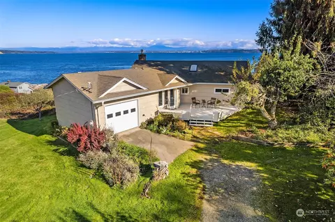 6615 Conrad St, Clinton, WA 98236