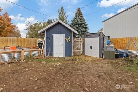 2646 E 40th St, Spokane, WA 99223 photo 28