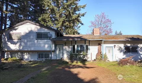 1213 W 17th St, Port Angeles, WA 98363
