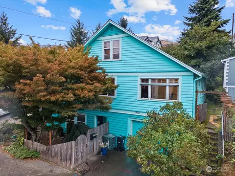 900 Hiawatha Pl S, Seattle, WA 98144