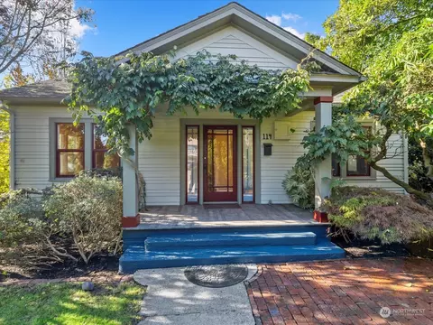 114 Avenue E, Snohomish, WA 98290