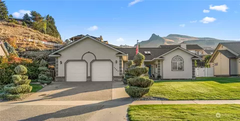 1707 Windsor Ct, Wenatchee, WA 98801