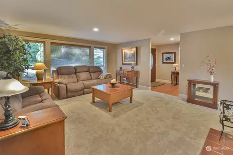 7421 Juniper Dr, Everett, WA 98203 photo 4