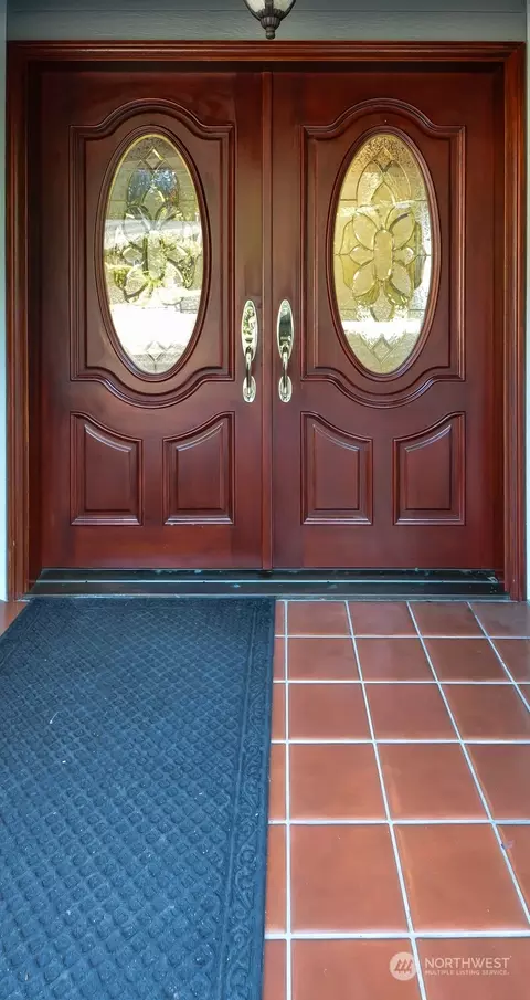 7421 Juniper Dr, Everett, WA 98203 photo 2