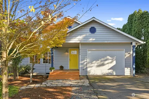 18594 Vaughn Milton Loop NE, Poulsbo, WA 98370