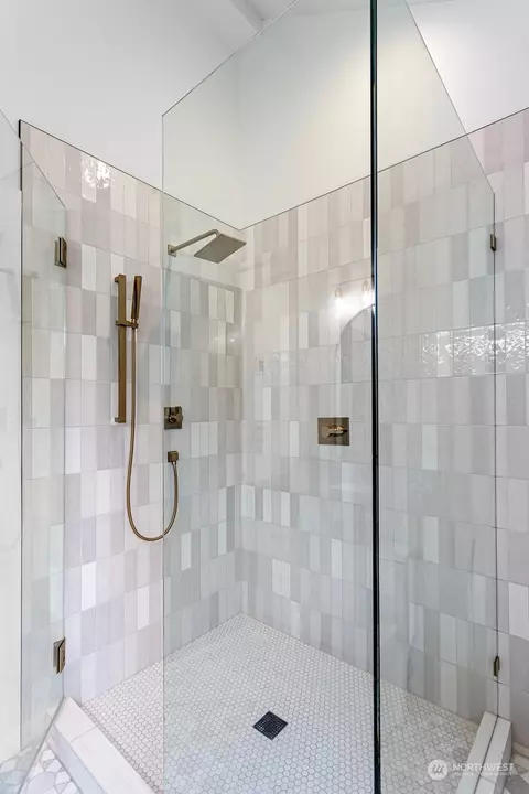 302 32nd Ave E #B, Seattle, WA 98112 photo 15