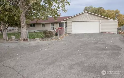 333 Johnson Rd, Selah, WA 98942