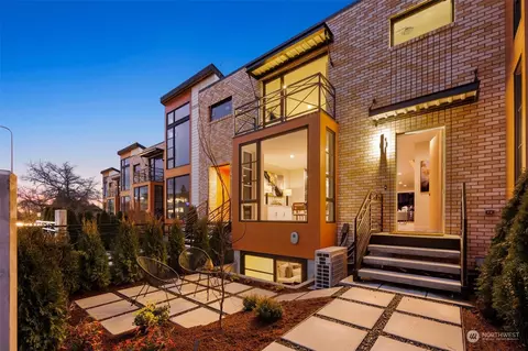 1317 Market St, Kirkland, WA 98033