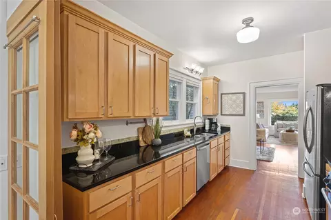 445 27th Ave E, Seattle, WA 98112 photo 18