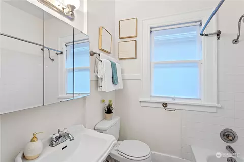 445 27th Ave E, Seattle, WA 98112 photo 24