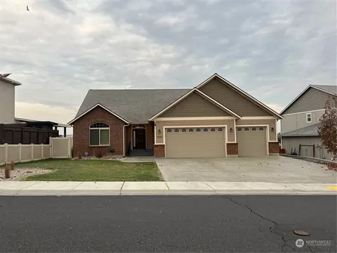 1800 S Beaumont Dr, Moses Lake, WA 98837