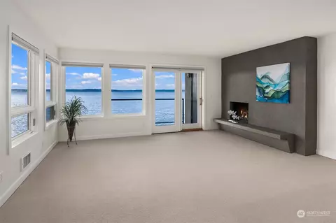 4119 Beach Dr SW #2, Seattle, WA 98116