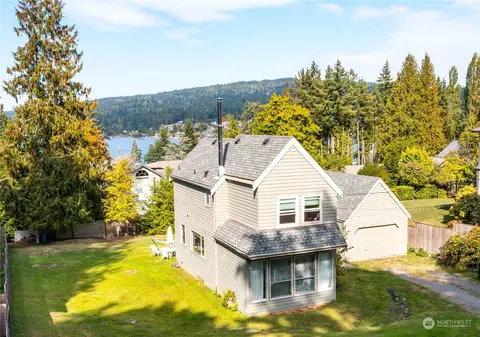 4509 Lakeway Dr, Bellingham, WA 98229