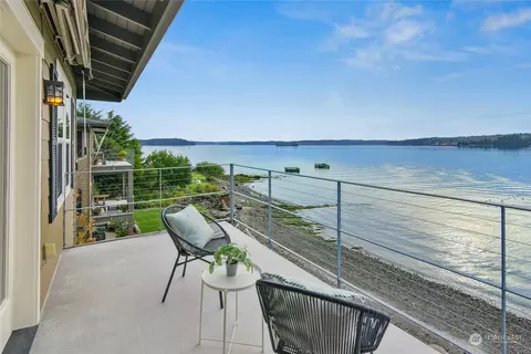 9551 S Beach Dr #3C, Bainbridge Island, WA 98110
